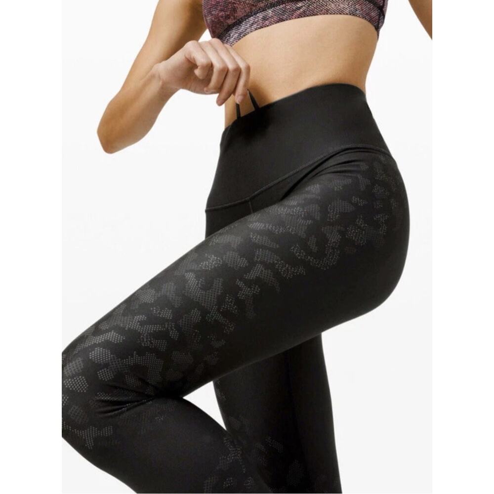 Lululemon Athletica Mapped Out HR Tight 28” Camo Black Gray Graphite Size 4 - Picture 5 of 16